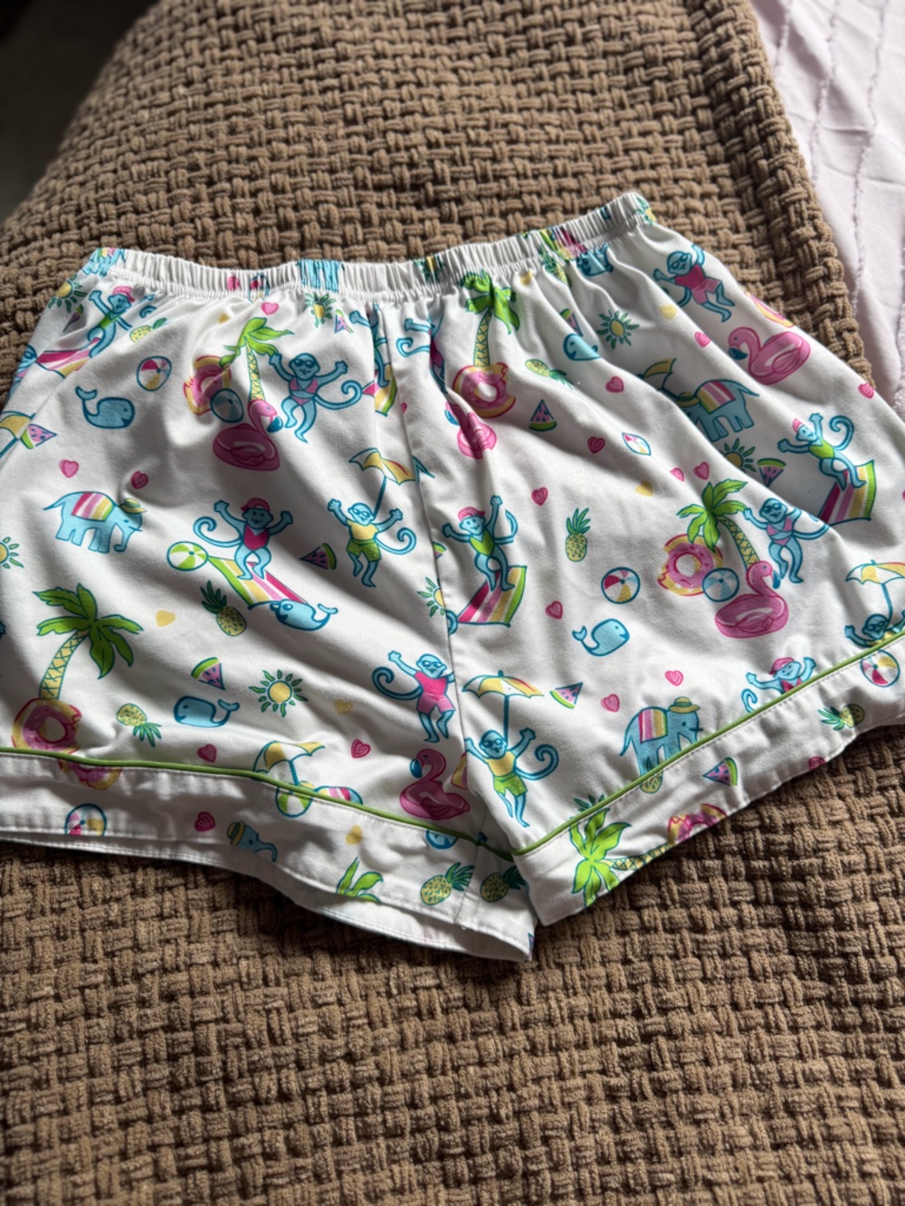 White Beach Print Elastic Waist Shorts